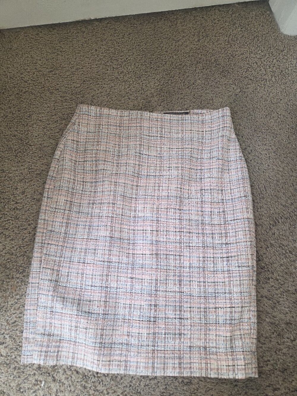 Banana Republic Pink Tweed Pencil Skirt - Size 2